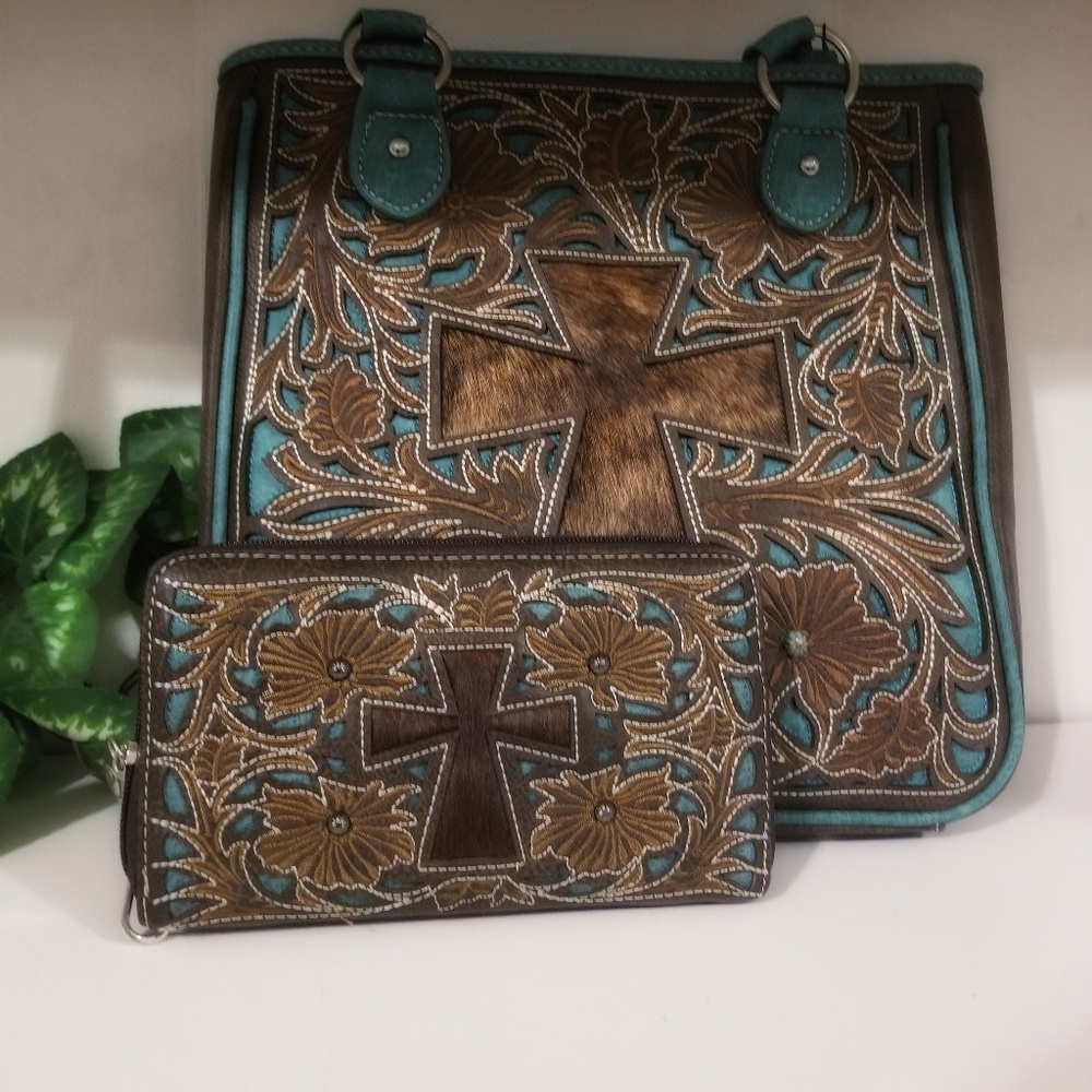 Conceled Carry Cowfur Cross Purse